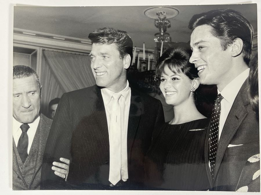 1962 Photo By Giovanni Battista Poletto - Rome, Italy - Co-stars Of Luchino Visconti Film The Leopard (Il Gattopardo) : Burt Lancaster, Claudia Cardinale, Alain Delon, Paolo Stoppa (Photographer G.B. Poletto) 9.5 X 7.25 [Photo 2]
