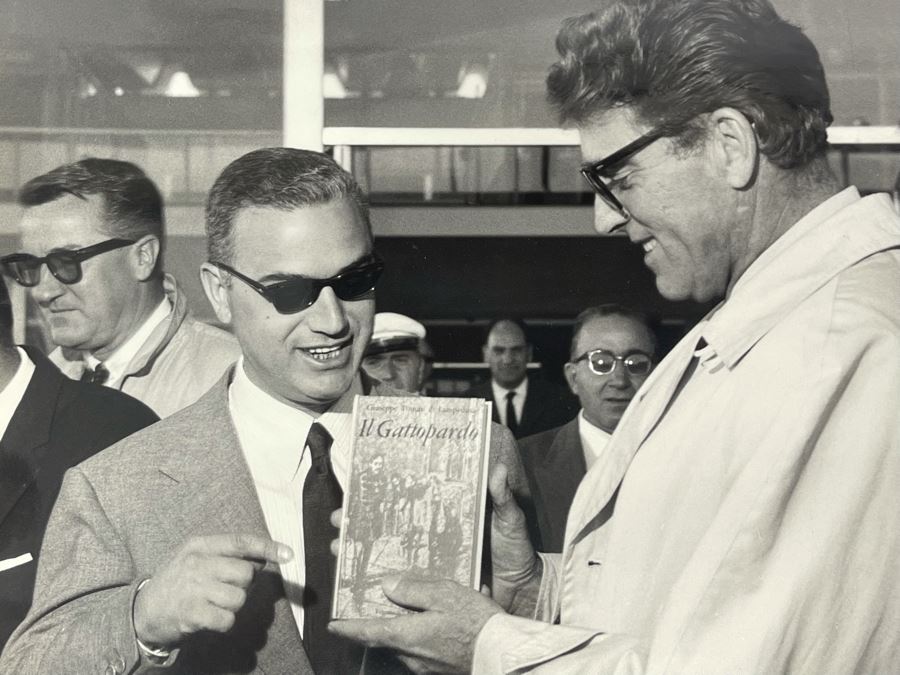 1962 Photo By Giovanni Battista Poletto - Rome, Italy - Co-stars Of Luchino Visconti Film The Leopard (Il Gattopardo) : Burt Lancaster Holding Book Il Gattopardo By Giuseppe Tomasi di Lampedusa (Photographer G.B. Poletto) 9.5 X 7.25 [Photo 4]