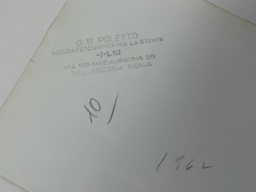 1962 Photo By Giovanni Battista Poletto - Rome, Italy - Co-stars Of Luchino Visconti Film The Leopard (Il Gattopardo) : Burt Lancaster Holding Book Il Gattopardo By Giuseppe Tomasi di Lampedusa (Photographer G.B. Poletto) 9.5 X 7.25 [Photo 6]