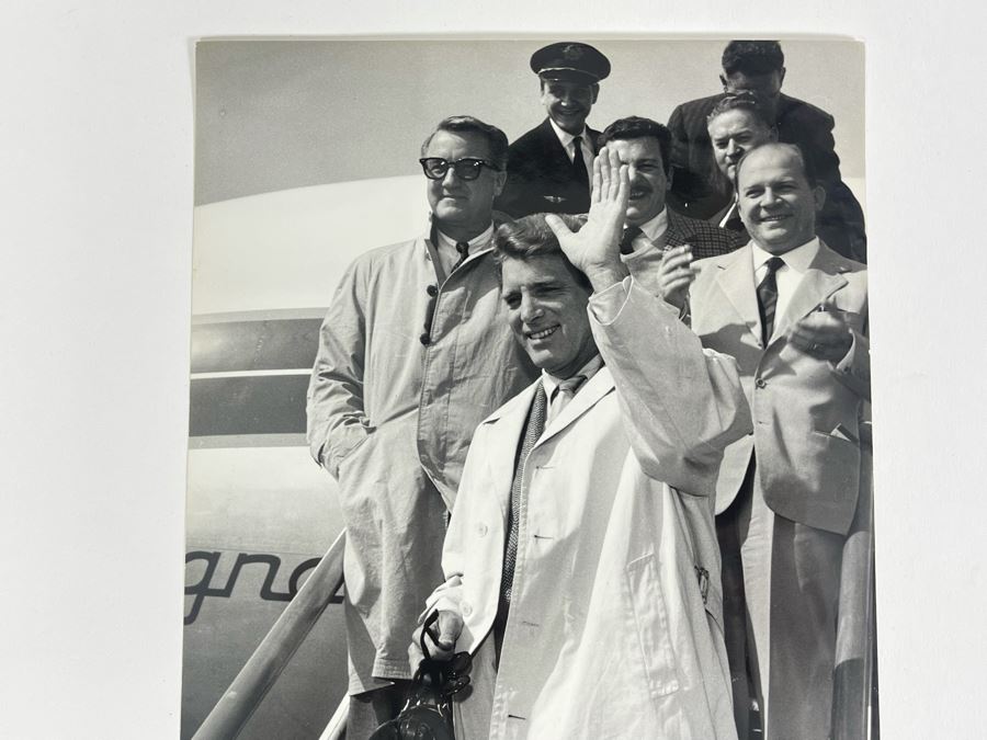 1962 Photo By Giovanni Battista Poletto - Rome, Italy - Co-stars Of Luchino Visconti Film The Leopard (Il Gattopardo) : Burt Lancaster Deboarding Plane Rome, Italy (Photographer G.B. Poletto) 9.5 X 7.25 [Photo 3]