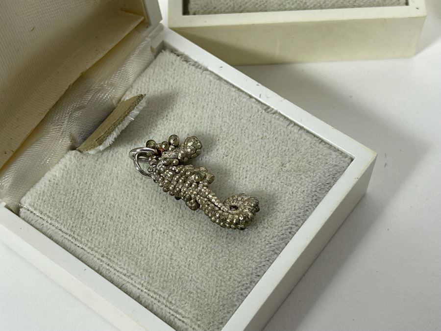 JUST ADDED - Collection Of Costume Jewelry [Photo 6]