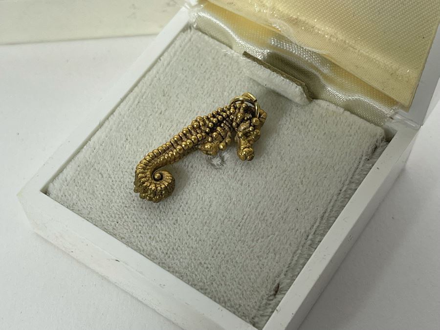 JUST ADDED - Collection Of Costume Jewelry [Photo 7]