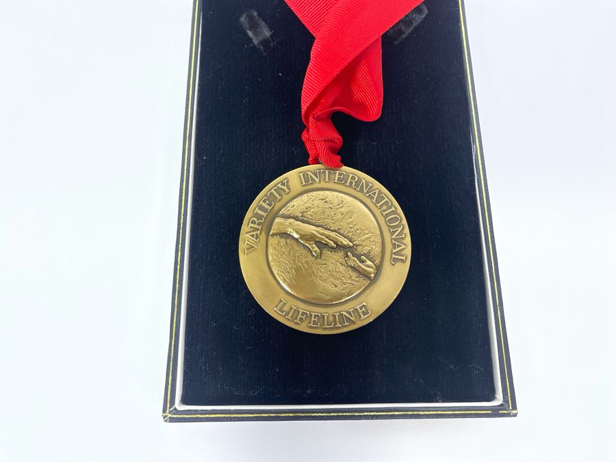 JUST ADDED - 1984 Erwin Binder Medal Medallion Helping Children Around The World Variety International Lifeline [Photo 9]