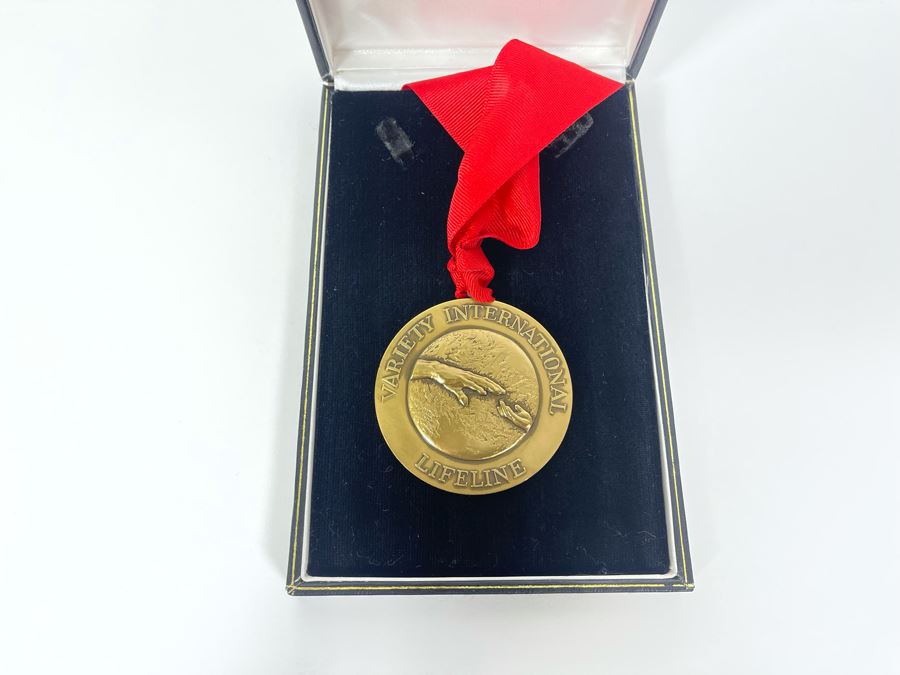 JUST ADDED - 1984 Erwin Binder Medal Medallion Helping Children Around The World Variety International Lifeline [Photo 10]