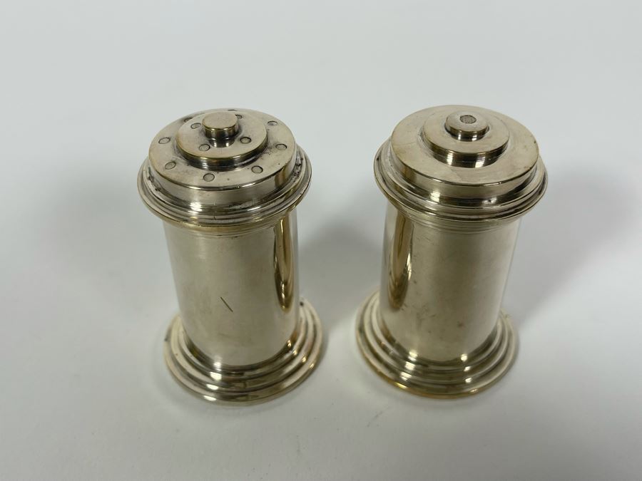 JUST ADDED - Pair Of Silverplate English Salt & Pepper Shakers Cheltenham & Co Ltd [Photo 3]