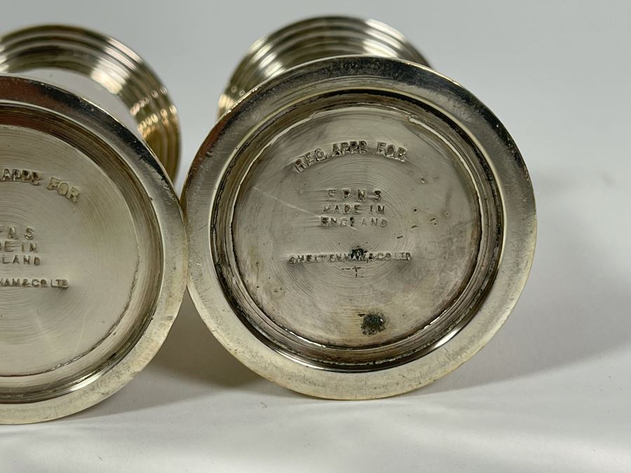 JUST ADDED - Pair Of Silverplate English Salt & Pepper Shakers Cheltenham & Co Ltd [Photo 6]