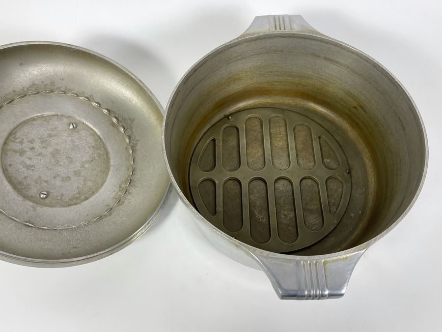 Vintage Wagner Ware Sidney Magnalite Pot With Lid [Photo 4]