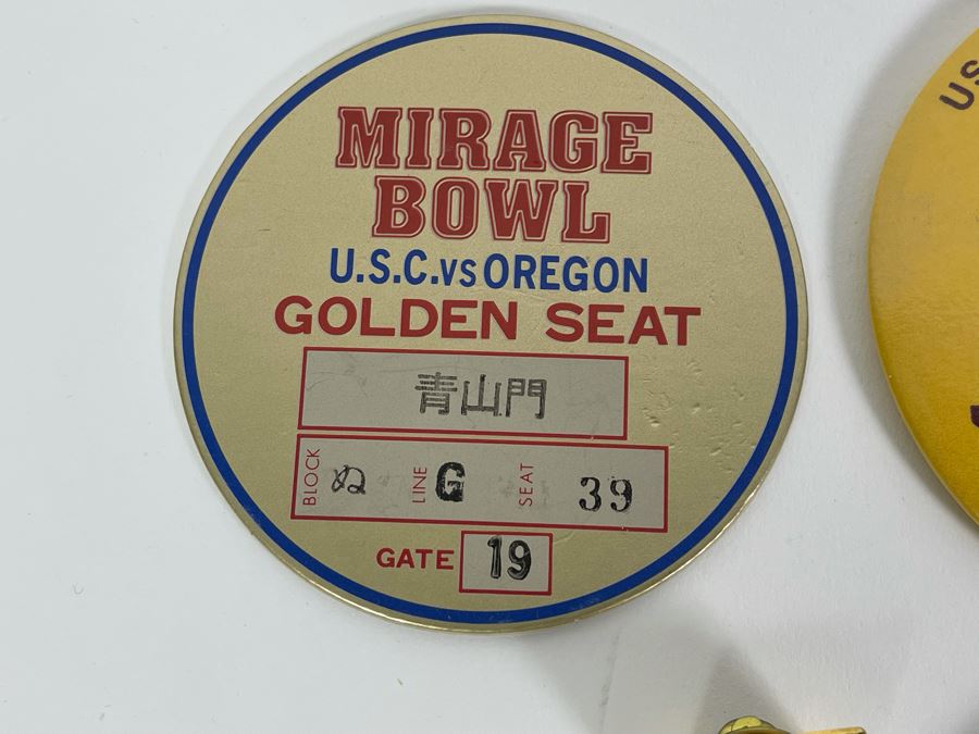 Huge Collection Of USC Buttons [Photo 12]