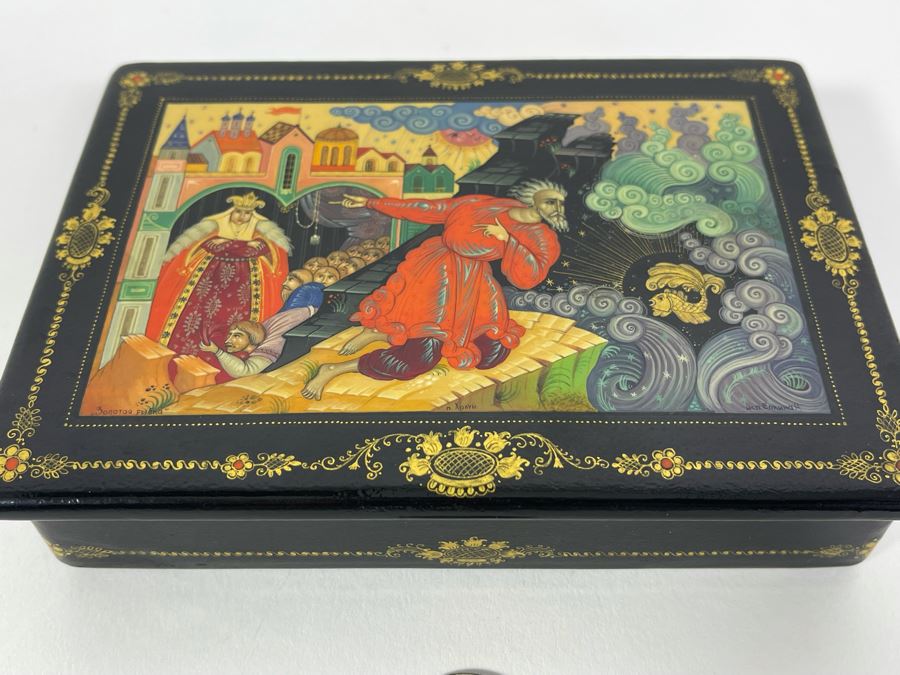Hand Painted Signed Russian Lacquer Box 5.5W X 4D X 1H [Photo 13]