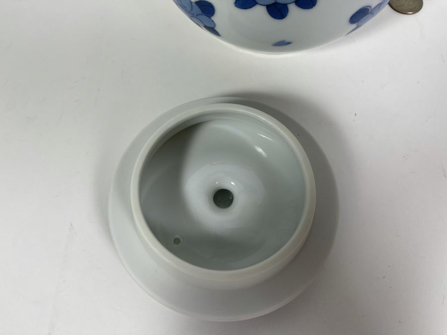 Vintage Asian Blue And White Signed Teapot 8.5W X 5H [Photo 6]