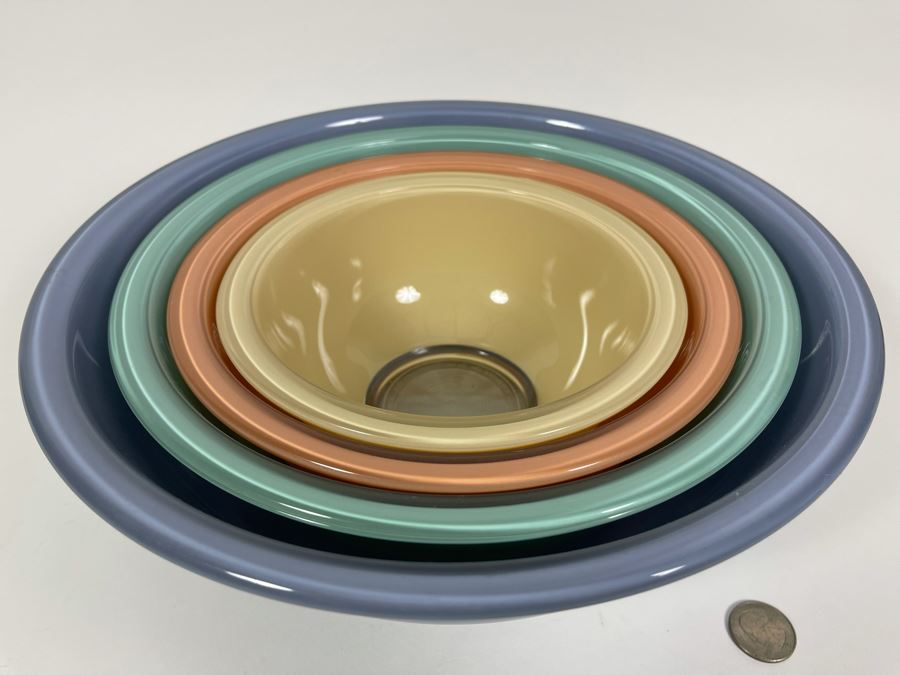 Set Of Pyrex Colored Mixing Bowls [Photo 3]