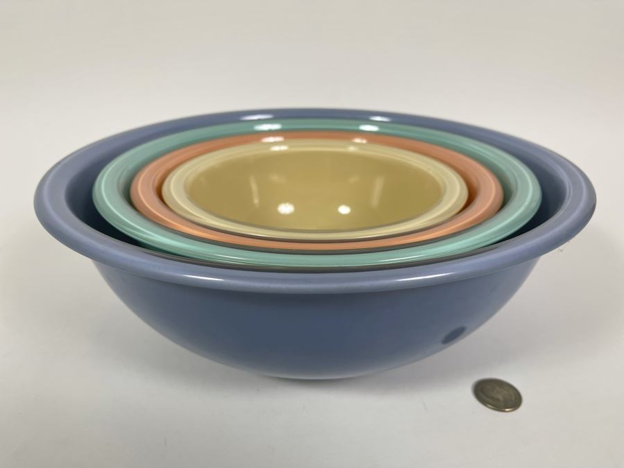 Set Of Pyrex Colored Mixing Bowls [Photo 5]