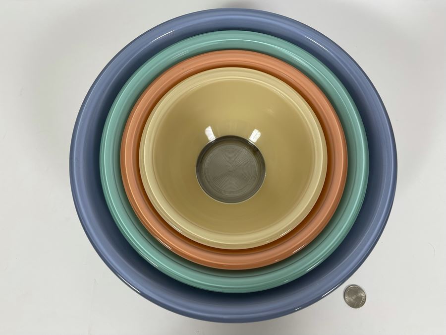 Set Of Pyrex Colored Mixing Bowls [Photo 4]