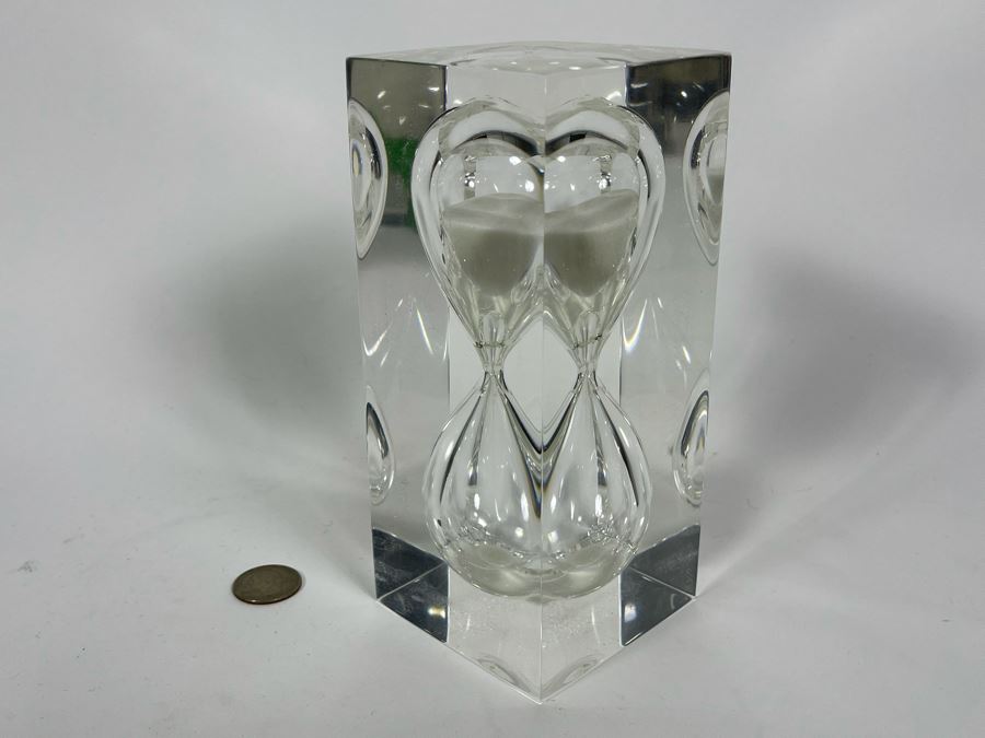 Vintage Lucite Hourglass Sculpture 3.25W X 3.25D X 7H [Photo 8]