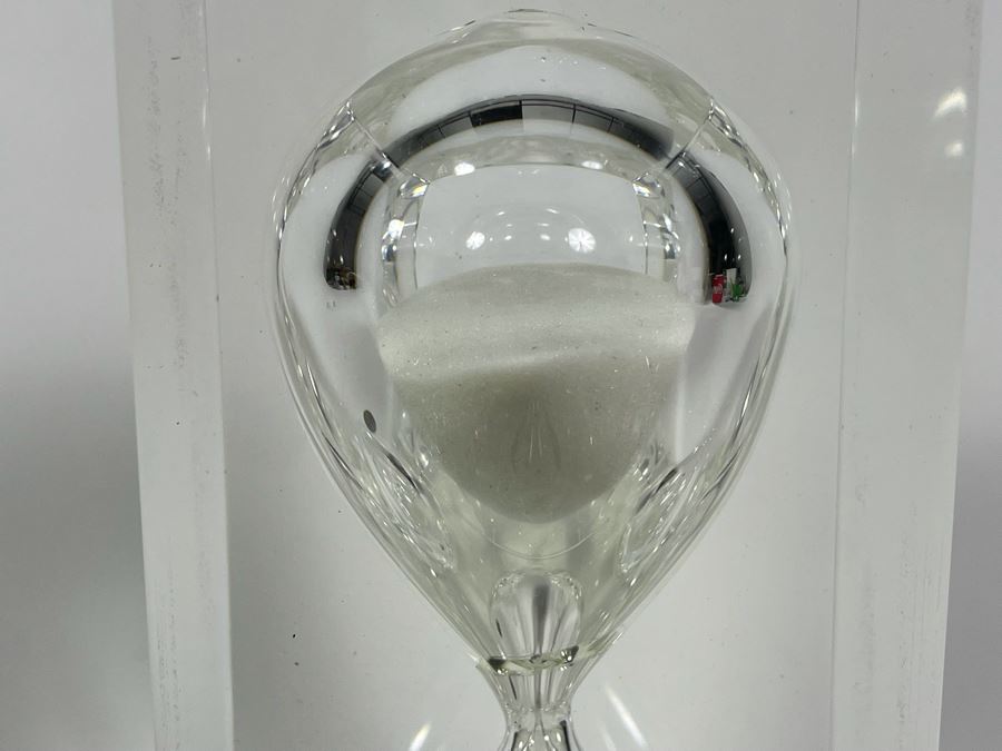 Vintage Lucite Hourglass Sculpture 3.25W X 3.25D X 7H [Photo 9]