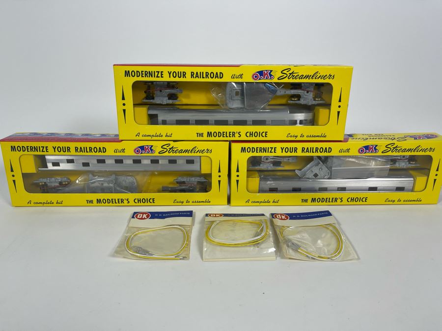 Three New Old Stock O.K. Streamliners Trains HO Astradome, Sleeper And Observation - Plus Assembled Coach Train See Photos (4 Total)