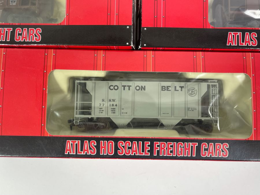 Collection Of Nine Atlas Ho Scale Freight Cars Trains - See Photos For Trains [Photo 8]
