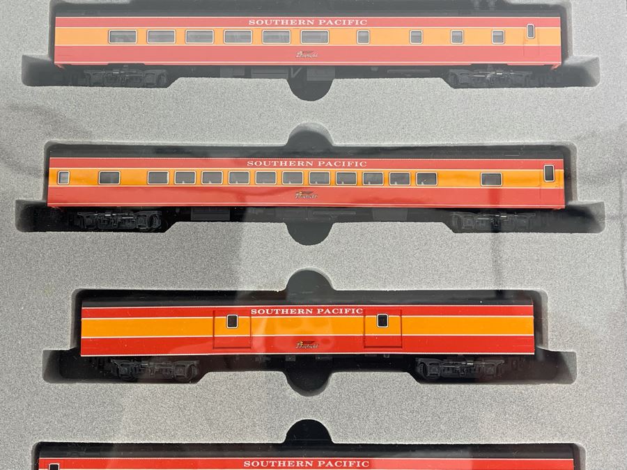 6 Car Set Kato Precision Railroad Models Trains Southern Pacific / Daylight Smooth Side Passenger Car 106-019 [Photo 6]