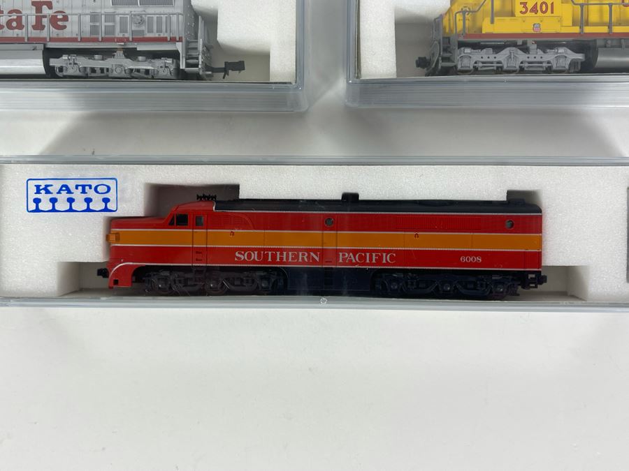 Set Of Seven Kato Precision Railroad Models Trains See Photos 5 3/8'