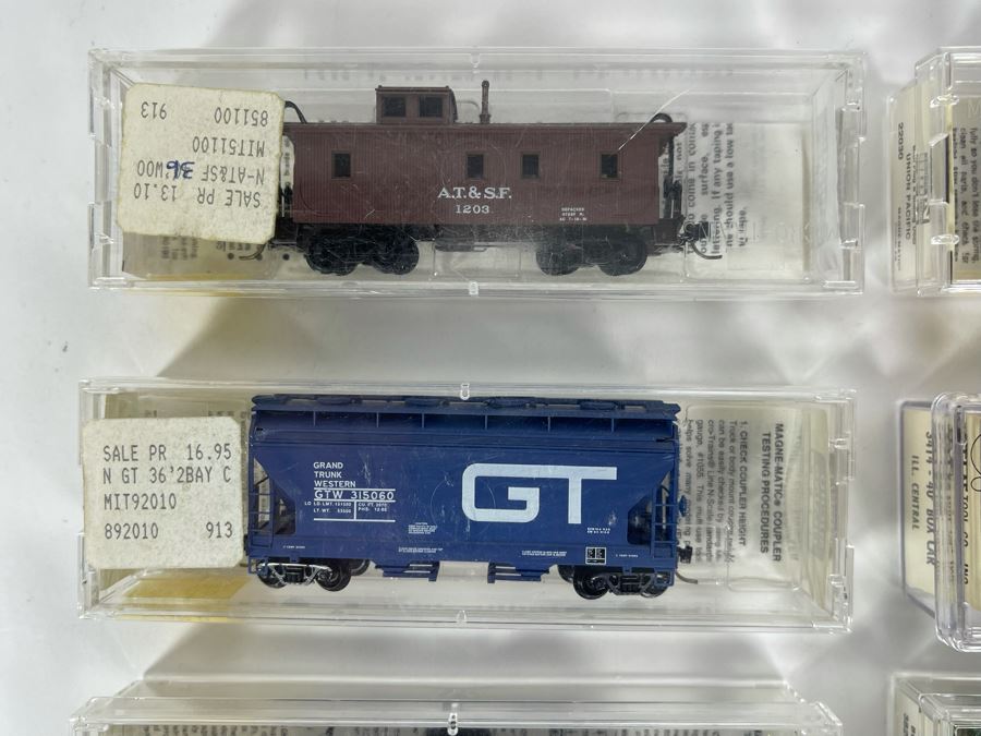 Collection Of Seven Micro-Trains And One Atlas Train - See Photos [Photo 3]