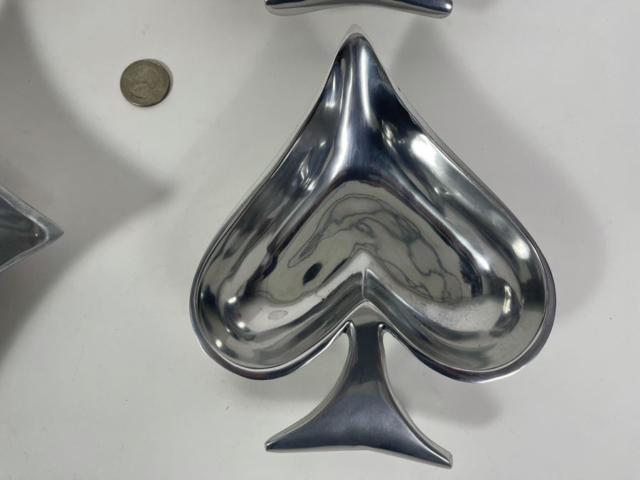 Set Of Four Metal Playing Card Suit Themed Bowls [Photo 4]