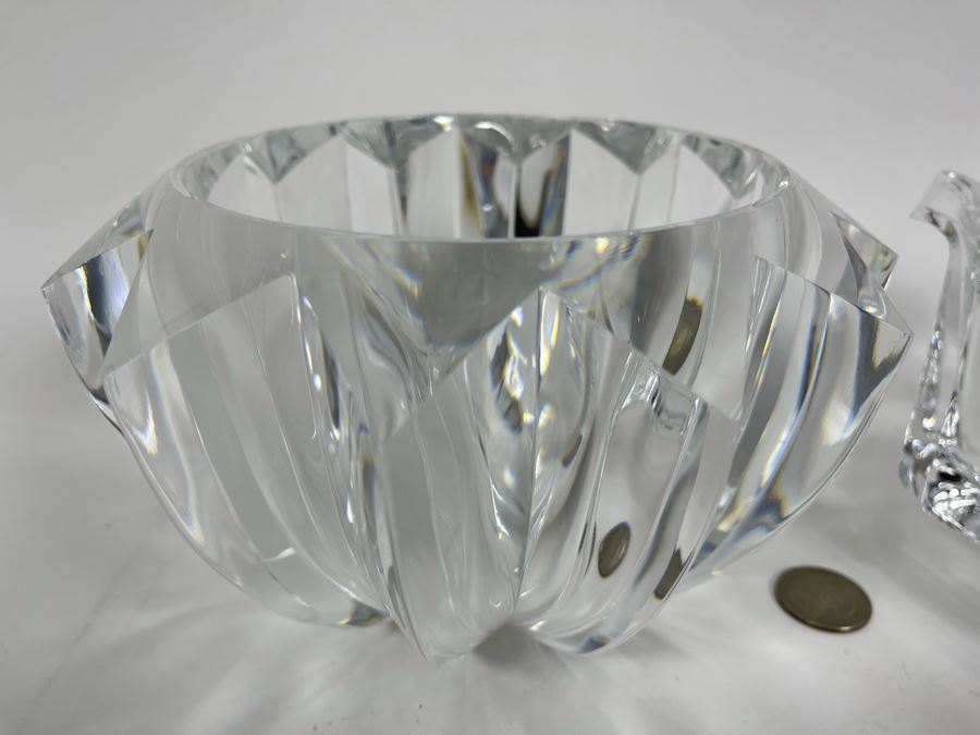 Pair Of Acrylic Lucite Bowls 6W And 7.5W [Photo 4]