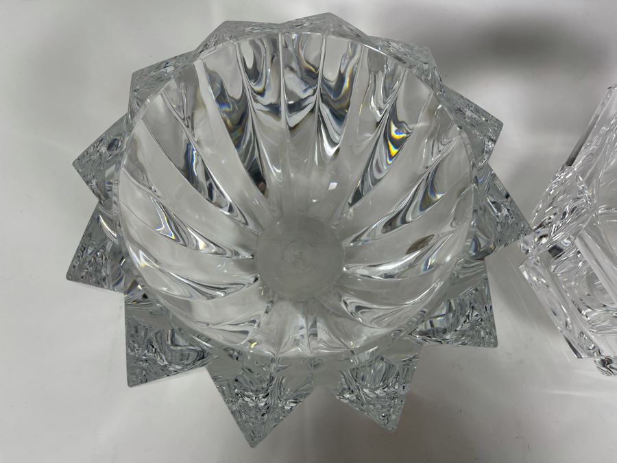 Pair Of Acrylic Lucite Bowls 6W And 7.5W [Photo 5]