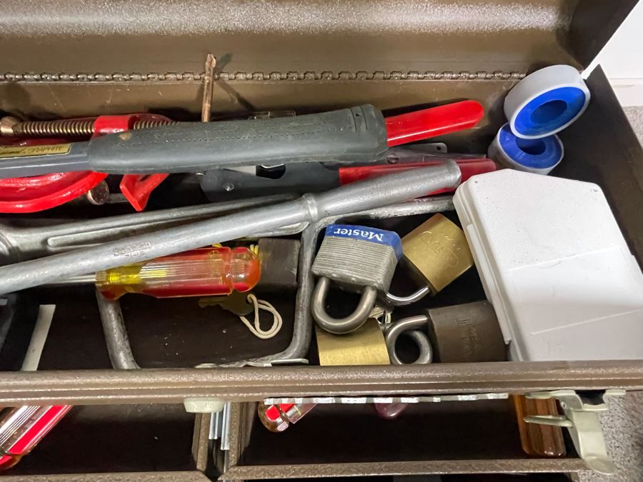 Waterloo Industrial Machinist Toolbox Loaded With Tools Including Snap-On, Craftsman, Mercedes-Benz Wrenches 21W X 9D X 13.5H - See Photos [Photo 9]