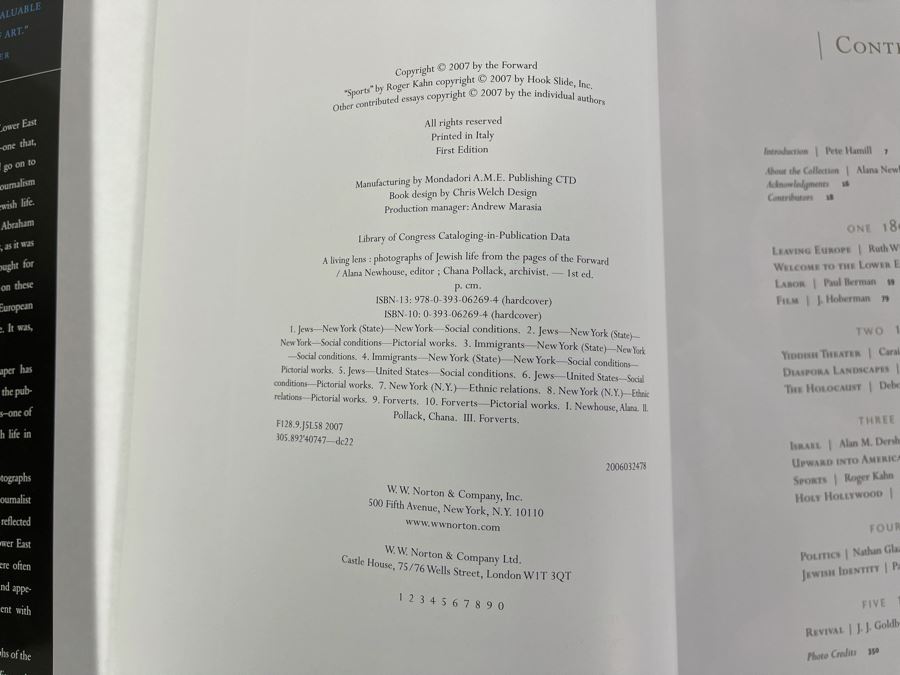 Signed First Edition Book A Living Lens: Photographs Of Jewish Life From The Pages Of THe Forward Signed Alana Newhouse [Photo 7]