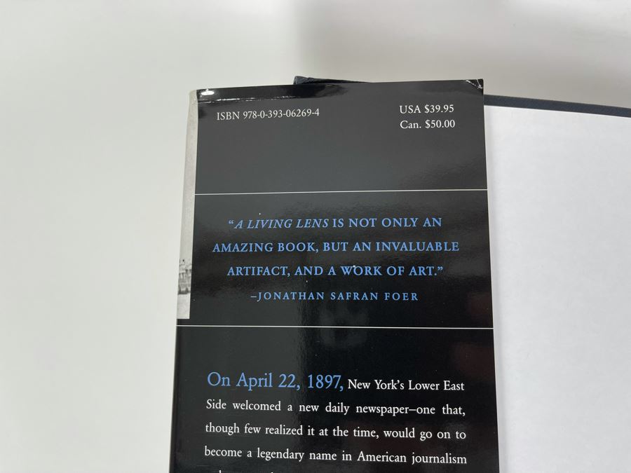 Signed First Edition Book A Living Lens: Photographs Of Jewish Life From The Pages Of THe Forward Signed Alana Newhouse [Photo 5]