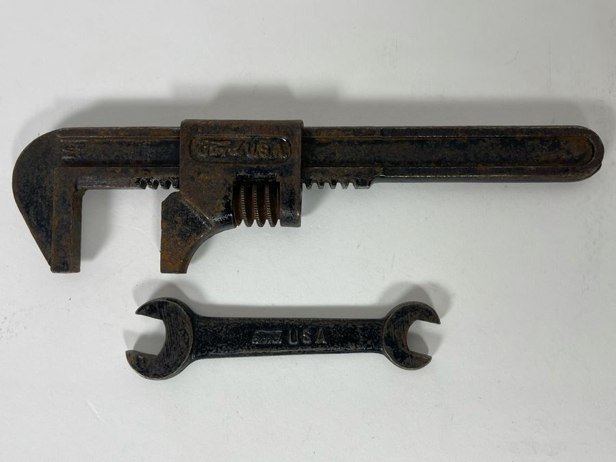 Pair Of Antique Ford Motor Company Tools Adjustable Wrench Marked Ford 8L & Wrench Marked Ford [Photo 3]