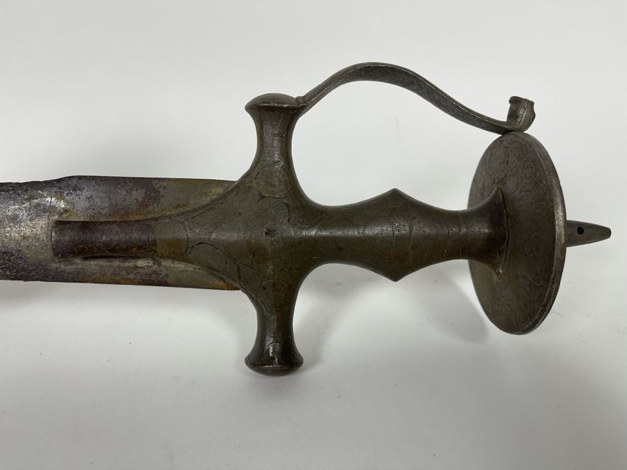 Antique Curved Blade Sword 38L [Photo 14]