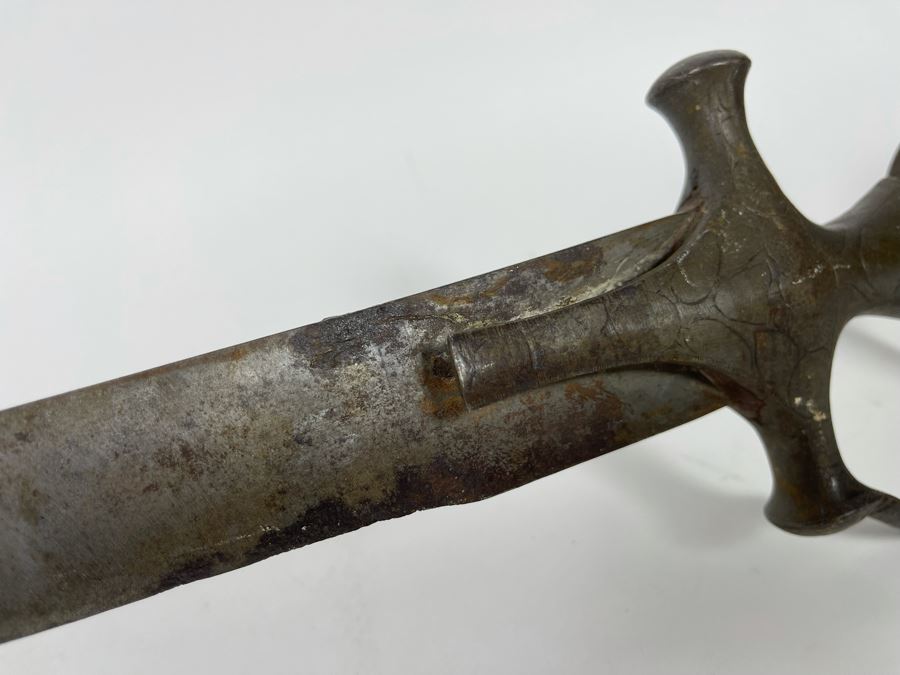 Antique Curved Blade Sword 38L [Photo 23]