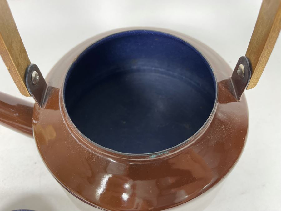 Mid-Century Brown Enamel Teapot [Photo 5]