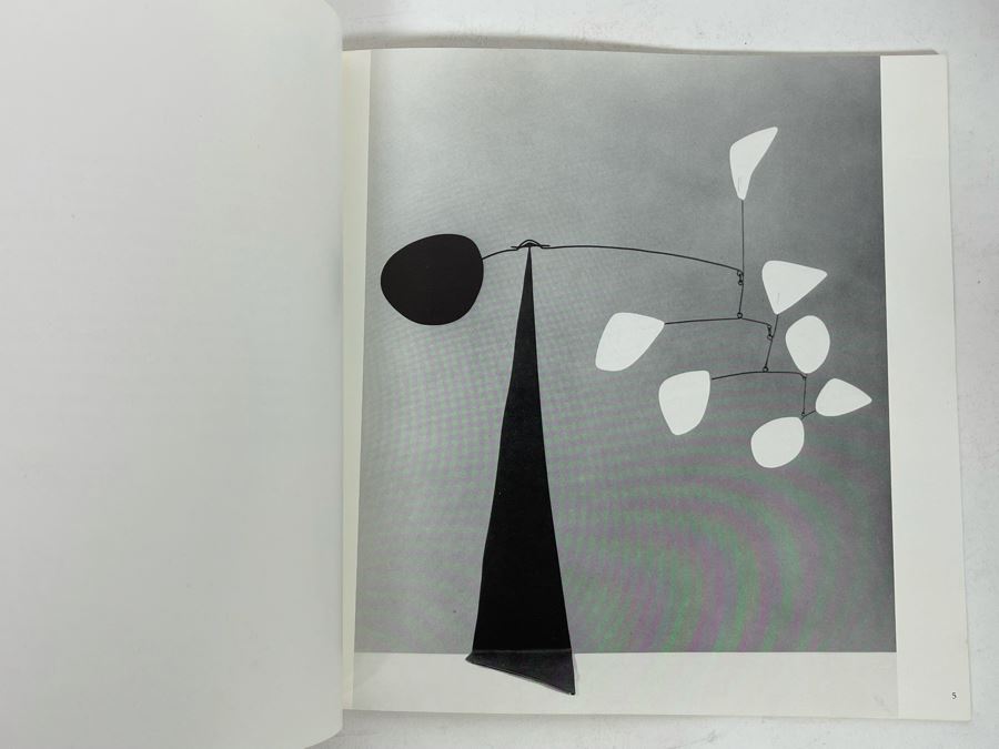 Original 1978 Alexander Calder Sculpture Of The 1970s Art Exhibition Catalog Book M. Knoedler & Co NY  [Photo 5]