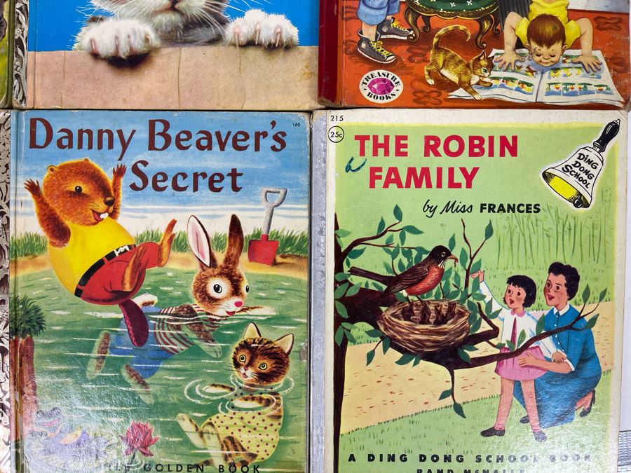 Collection Of 12 Children's Books Mainly Little Golden Books [Photo 6]
