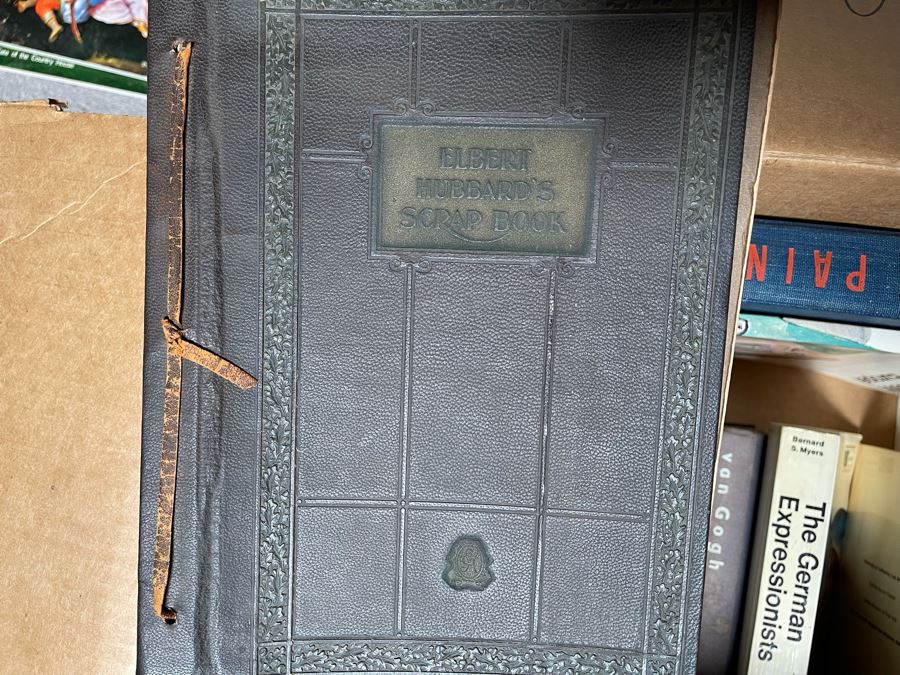 Book Lot Featuring Art Books - See Photos [Photo 11]