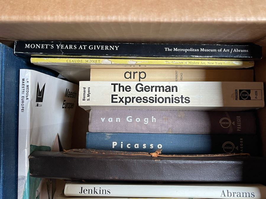 Book Lot Featuring Art Books - See Photos [Photo 3]