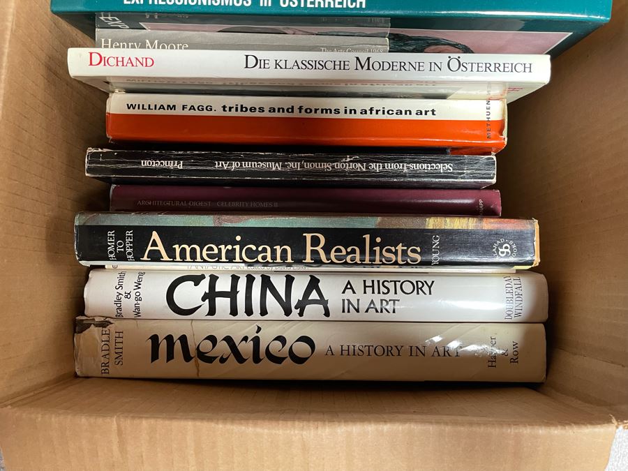 Book Lot Featuring Art Books - See Photos [Photo 9]