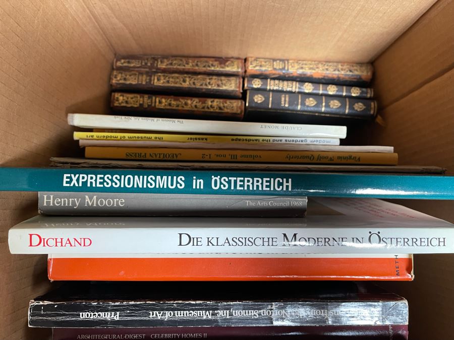 Book Lot Featuring Art Books - See Photos [Photo 6]