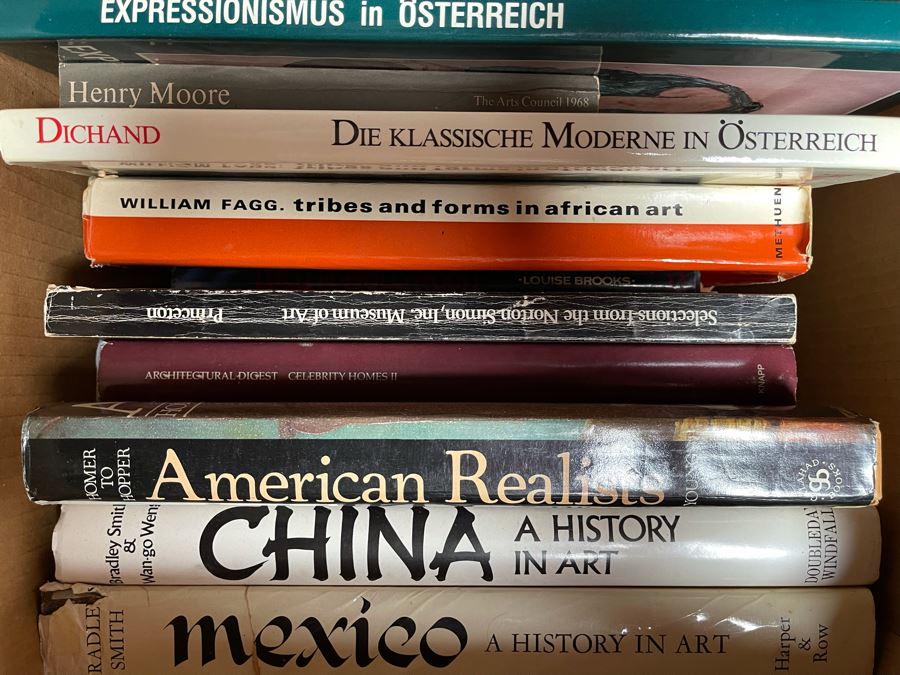 Book Lot Featuring Art Books - See Photos [Photo 8]