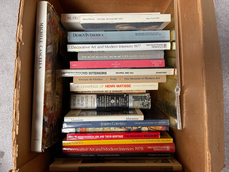 Book Lot Featuring Art Books - See Photos [Photo 1]