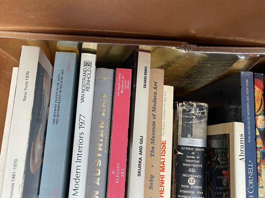 Book Lot Featuring Art Books - See Photos [Photo 10]