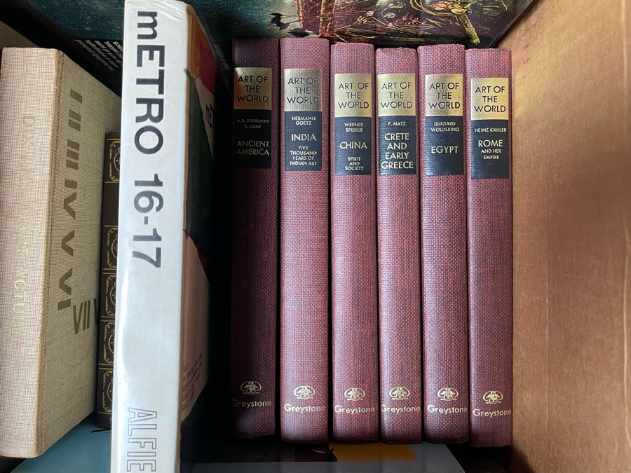 Book Lot Featuring Art Books - See Photos [Photo 5]