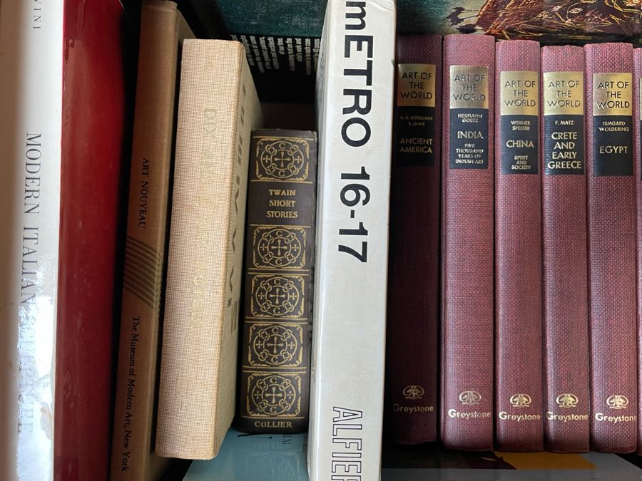 Book Lot Featuring Art Books - See Photos [Photo 6]