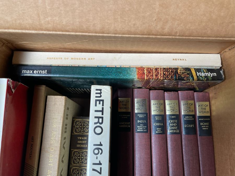 Book Lot Featuring Art Books - See Photos [Photo 9]