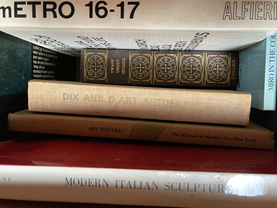 Book Lot Featuring Art Books - See Photos [Photo 7]