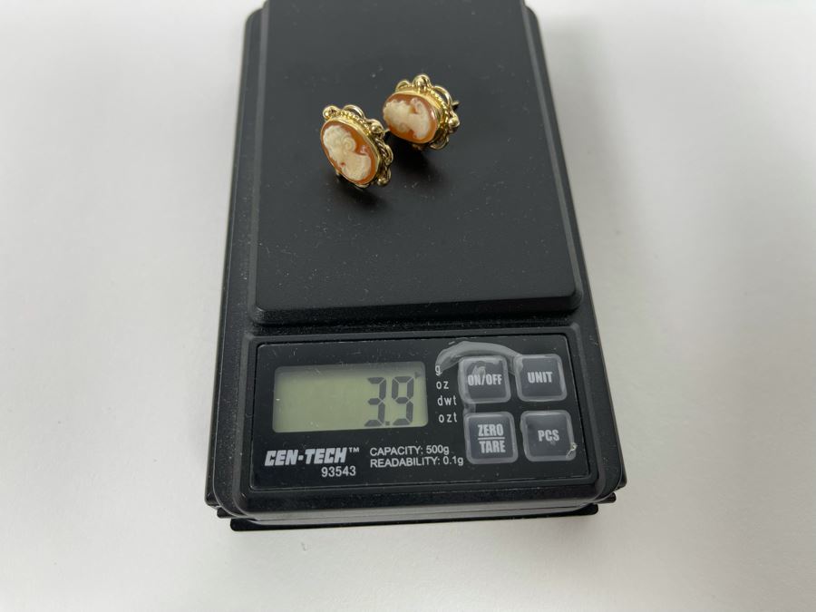 14K Gold Pair Of Carved Shell Cameo Earrings 3.9g [Photo 8]