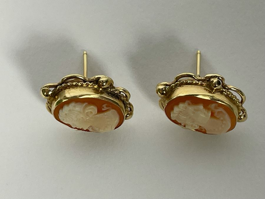 14K Gold Pair Of Carved Shell Cameo Earrings 3.9g [Photo 5]