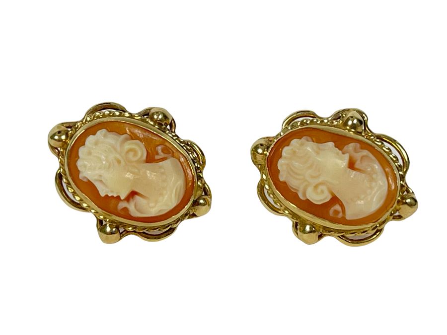 14K Gold Pair Of Carved Shell Cameo Earrings 3.9g
